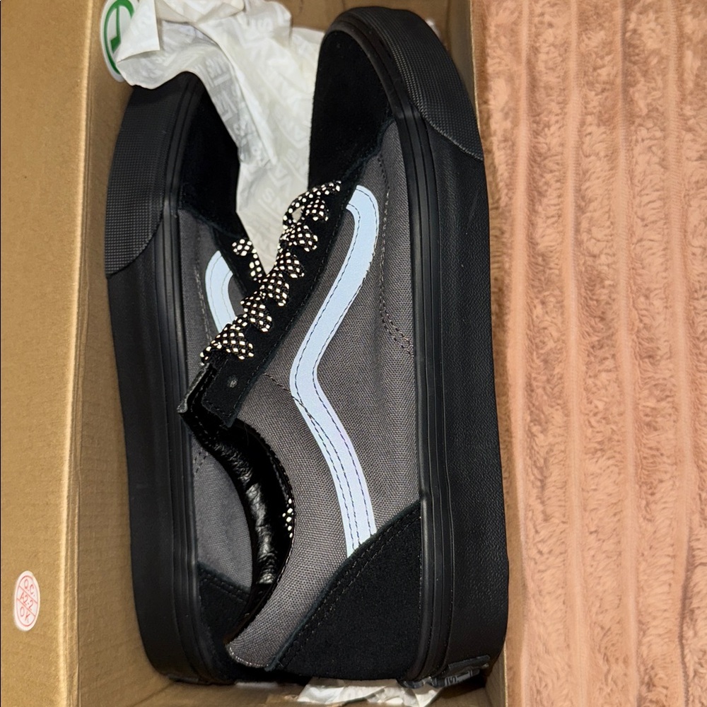 Vans Old Skool Shoes Juniors 7